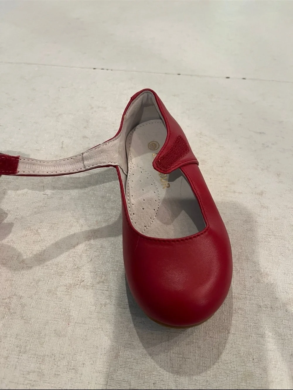 Girls Red leather Mary Jane Dress Shoes - Classic velcro Strap. NWOT!